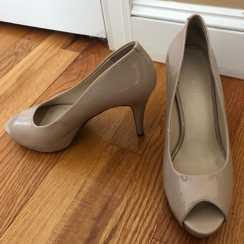Nude Nine West Platform Heels. Size 9
